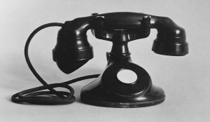 1928 desk phone, photo used with permission by the Telecommunications History Group